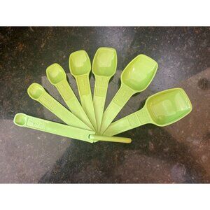 Tupperware Apple Green Nesting Measuring Spoons